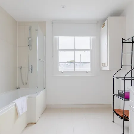Fantastically Located 2bd Flat Kensington