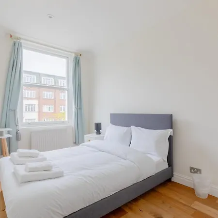 Fantastically Located 2bd Flat Kensington * London
