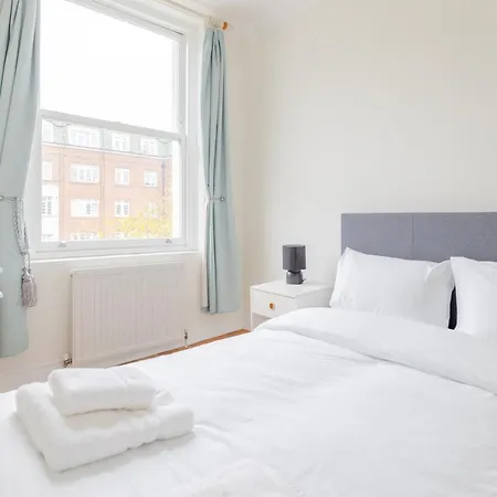 Fantastically Located 2bd Flat Kensington Apartment London