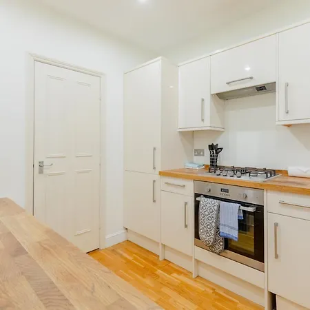 Fantastically Located 2bd Flat Kensington London