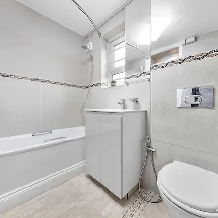 Modern Spacious 1 Bedroom Flat In Hampstead Apartment London