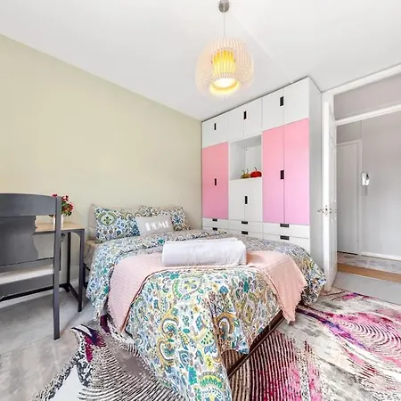 Modern Spacious 1 Bedroom Flat In Hampstead