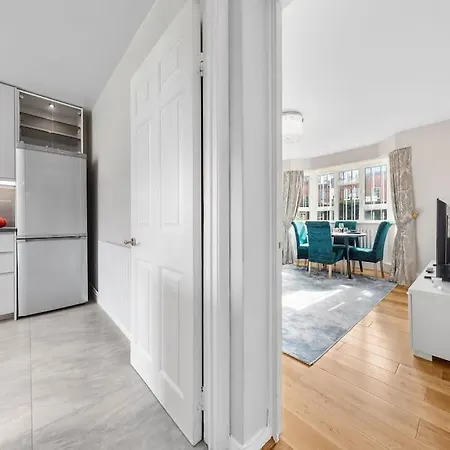 Modern Spacious 1 Bedroom Flat In Hampstead Apartment *