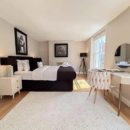 Stylish 2 Bed Flat On The Iconic Portobello Road London