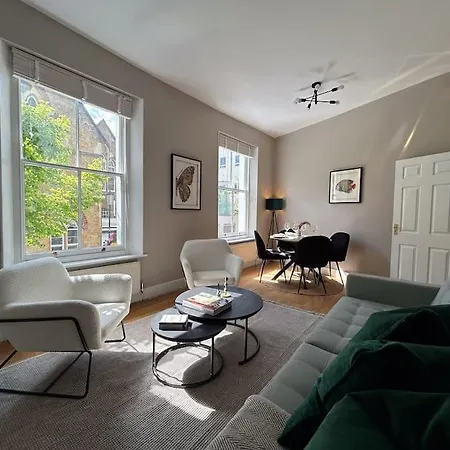 Stylish 2 Bed Flat On The Iconic Portobello Road Apartment *