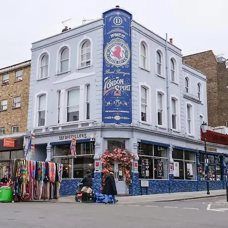 Stylish 2 Bed Flat On The Iconic Portobello Road *