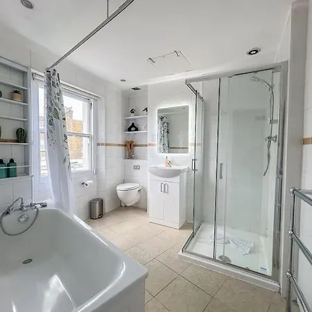 Stylish 2 Bed Flat On The Iconic Portobello Road Apartment *