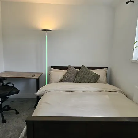 Heathrow, Hounslow, Beautiful Modern Gasthof Cranford