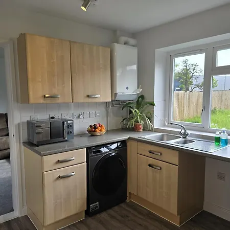 Heathrow, Hounslow, Beautiful Modern