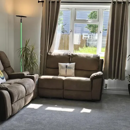 Guest house Heathrow, Hounslow, Beautiful Modern
