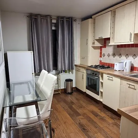1 Bedroom Flat In Zone 1