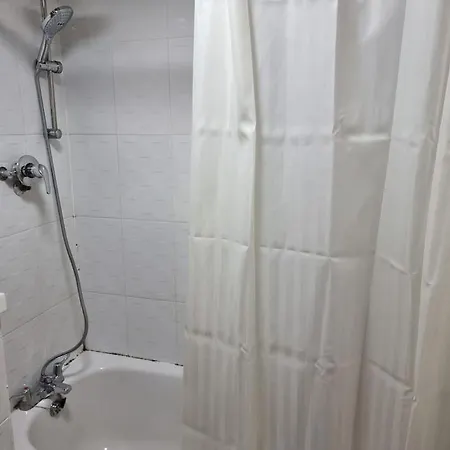 Apartment 1 Bedroom Flat In Zone 1