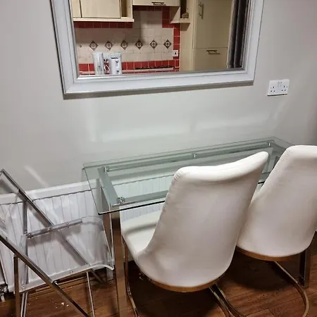 1 Bedroom Flat In Zone 1 * London