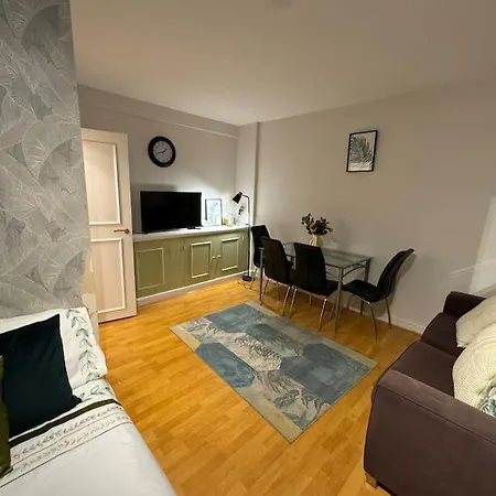 Amazing 2 Flat Bedroom In Chelsea London