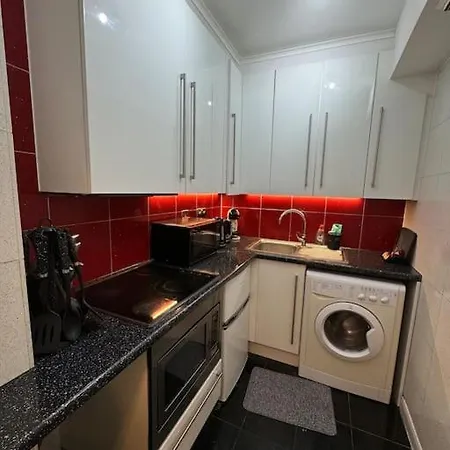 Amazing 2 Flat Bedroom In Chelsea Apartment London