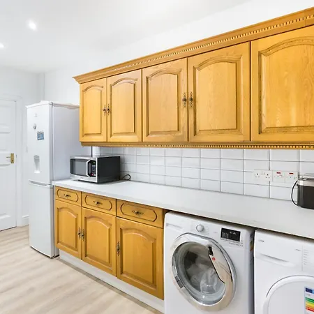 Homestay Kingswood London