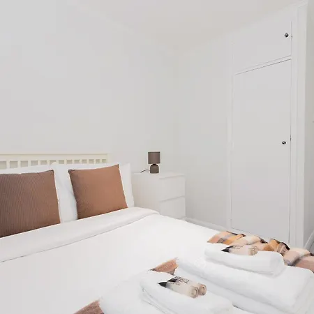 Apartment 2br With Parking, Mill Hill, Nw London, 10min Tube Mill Hill