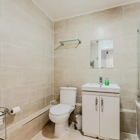 2br With Parking, Mill Hill, Nw London, 10min Tube Apartment *