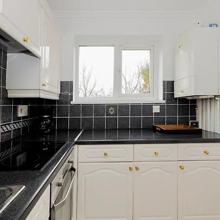 2br With Parking, Mill Hill, Nw London, 10min Tube Mill Hill
