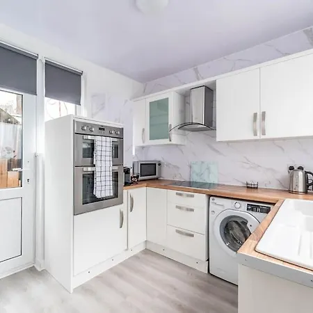 Apartment Charming And Cosy 1- Bedroom Flat Wembley *