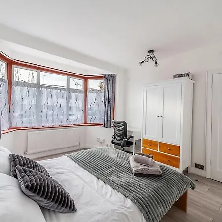 Charming And Cosy 1- Bedroom Flat Wembley *
