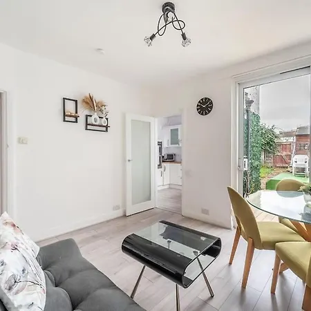 Apartment Charming And Cosy 1- Bedroom Flat Wembley