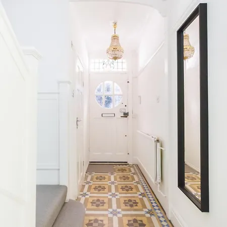 Kingswood Homestay London