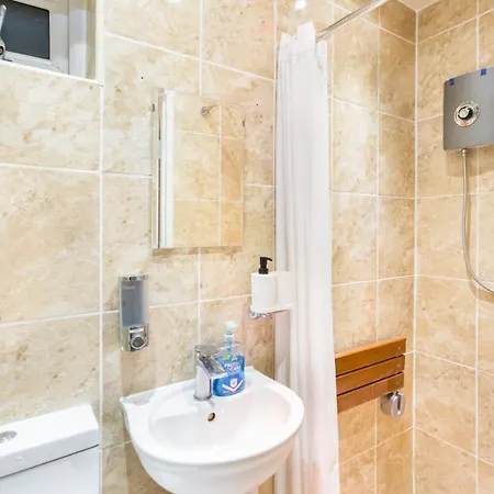 Homestay Kingswood London