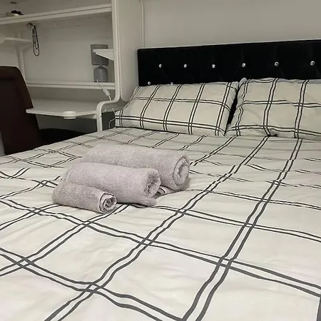 Lovely Comfortable Near Canarywhaflondoncity Apartmán