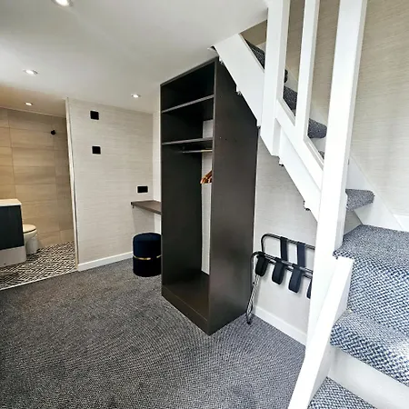 Mentone London