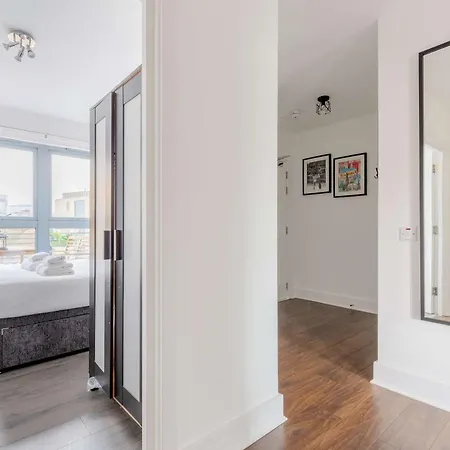 Bright 2 Bedroom Flat In Lambeth With Balcony Apartment *