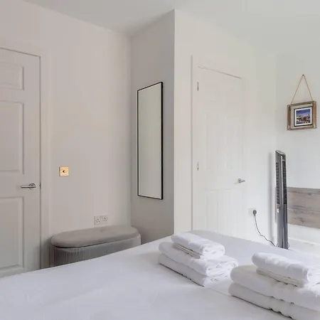 Bright 2 Bedroom Flat In Lambeth With Balcony * London