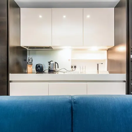 Pass The Keys Newly Renovated By Barbican Apartment London