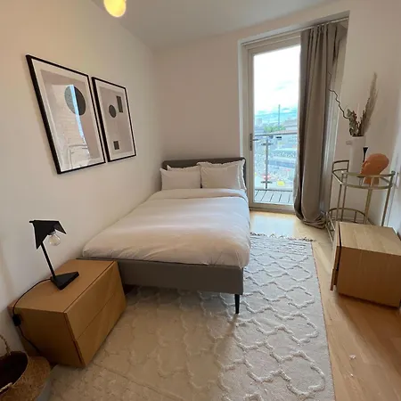 The Nine Elms Lane Arms - Stunning & Bright 2bdr Flat Apartment *