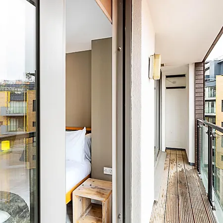 Duplex Two-bed Near Tower Bridge London