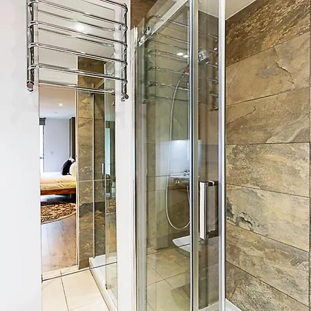Duplex Two-bed Near Tower Bridge Apartment