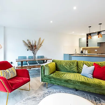 Duplex Two-bed Near Tower Bridge *
