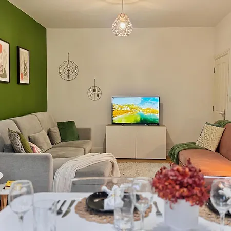 Modern 1-bed 30min To & Parking *
