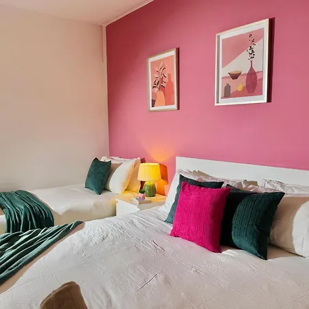 Apartment Modern 1-bed 30min To & Parking London