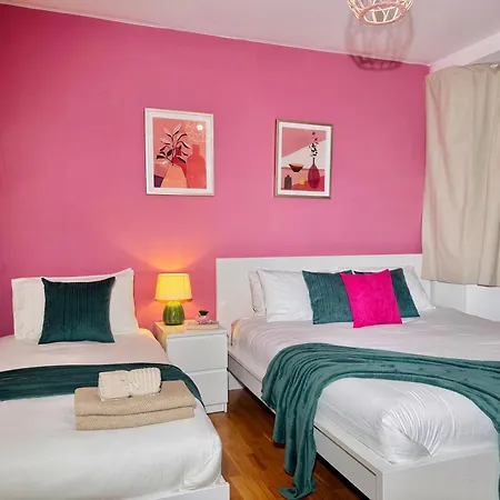 Modern 1-bed 30min To & Parking