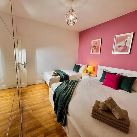 Apartment Modern 1-bed 30min To & Parking London