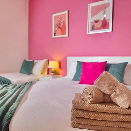 Modern 1-bed 30min To & Parking