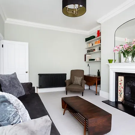 Perfect Pied-a-terre In Clapham By Underthedoormat * London
