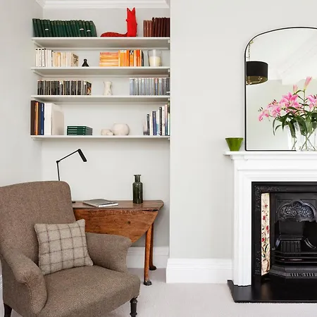 Perfect Pied-a-terre In Clapham By Underthedoormat