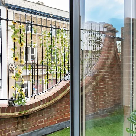 Bartlett House With Terrace Near Greenwich Сasa de vacaciones