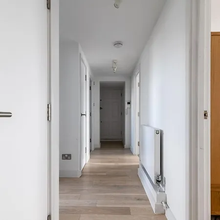 Relay Belgravia 22 * Londra