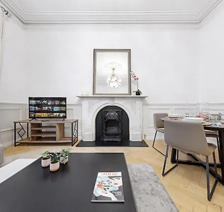 Casa Chelsea Lux 2 Bed Apartment *