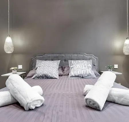 Casa Chelsea Lux 2 Bed Apartment *