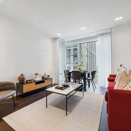 Confortable Stephanie 3 Bedrooms Waterloo Station * Лондон