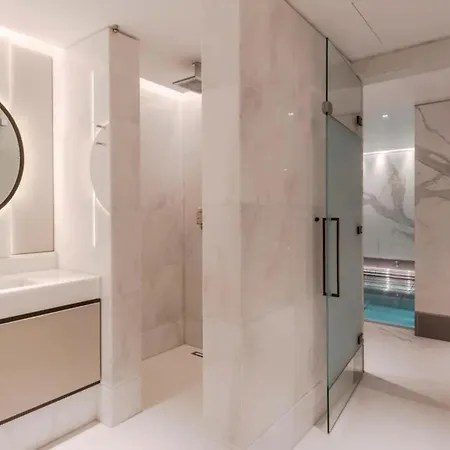 Апартаменты Confortable Stephanie 3 Bedrooms Waterloo Station *